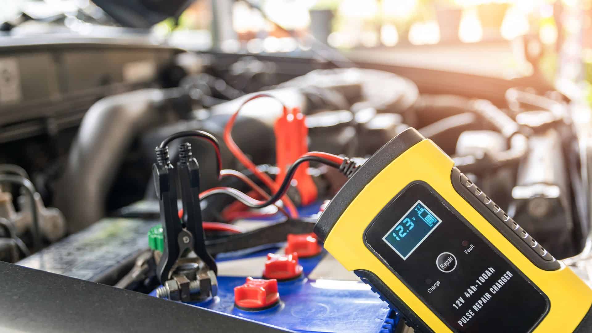 Battery Charger charging a lithium battery in a car